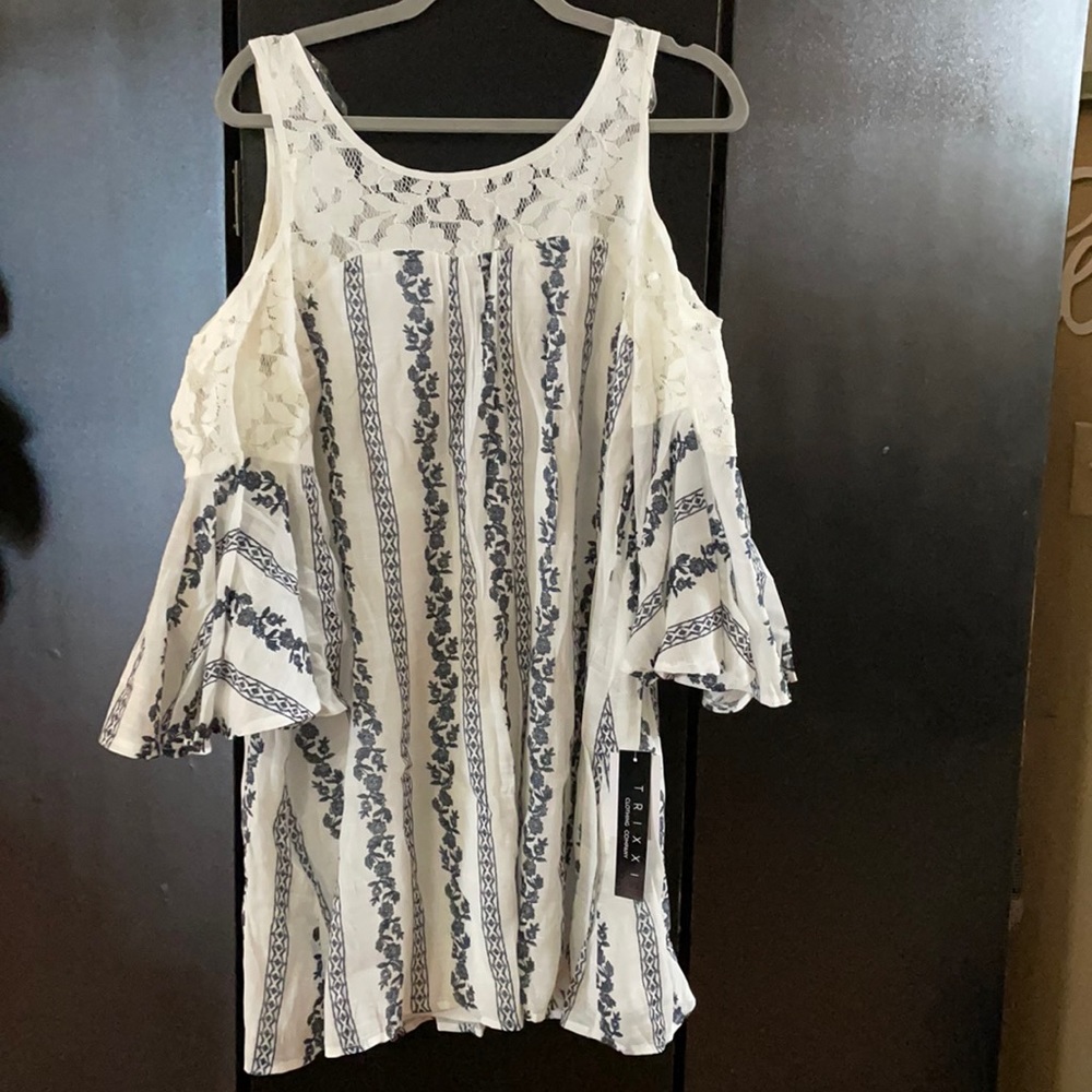 Trixxi White and Blue Floral Cold Shoulder Dress